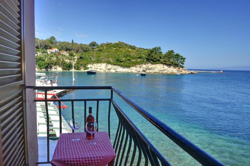 Mermaid Cottage Longos  Bagian luar foto