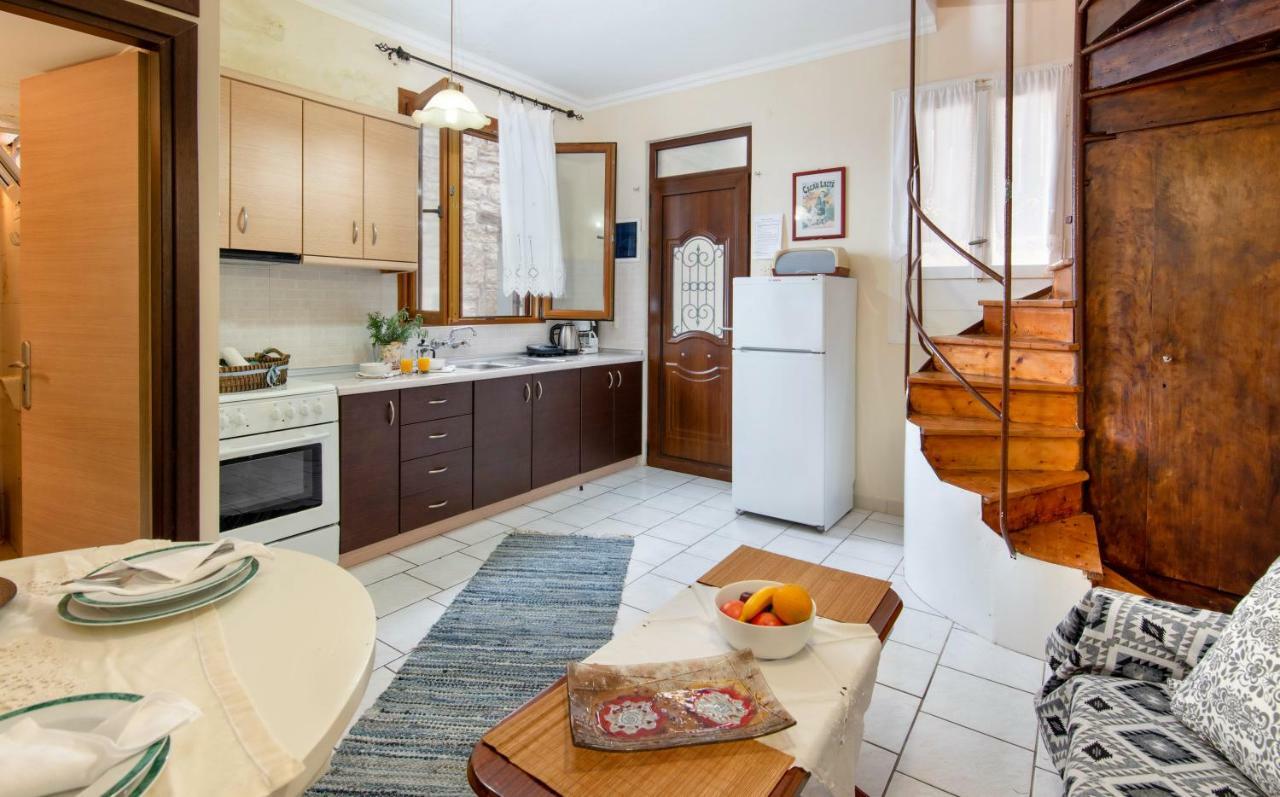 Mermaid Cottage Longos  Bagian luar foto